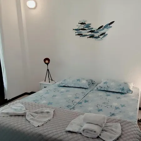 Artist Apartment *